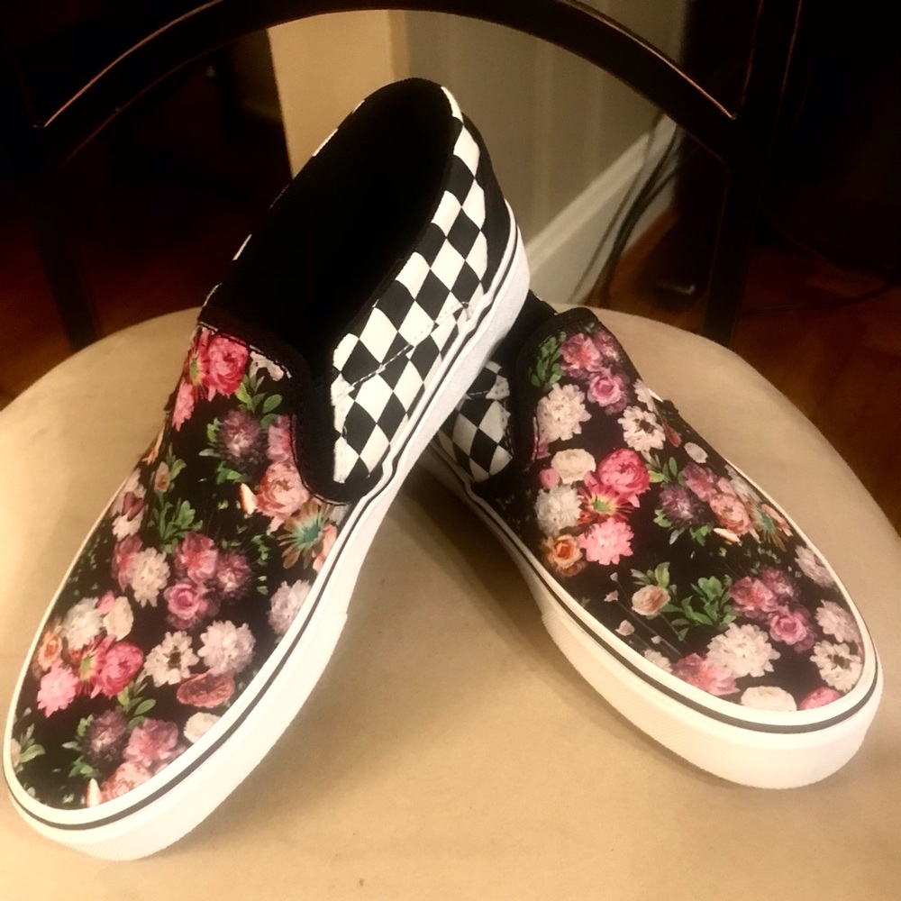 New, unworn Vans classic slip-ons. Size 9